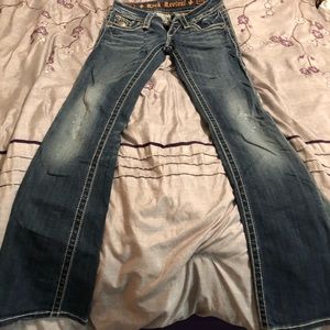 ⭐️Price drop⭐️Rock revival women’s jeans!!